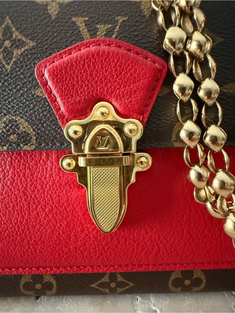 Louis Vuitton Victoire Monogram Chain Bag - Picture 2 of 10